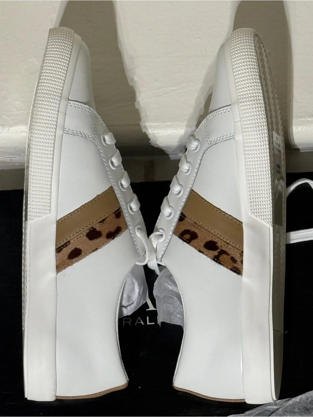 POLO RALPH LAUREN White Low-Top Leather Sneakers women’s size 9.5/ EU 41 *NEW*